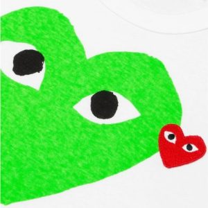 CDG Play T-Shirt mit rotem Herz-Emblem – Weiß Grün