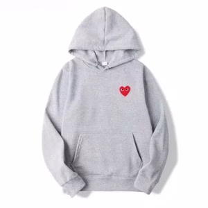 grauer Comme des Garçons Hoodie mit kleinem roten Herz